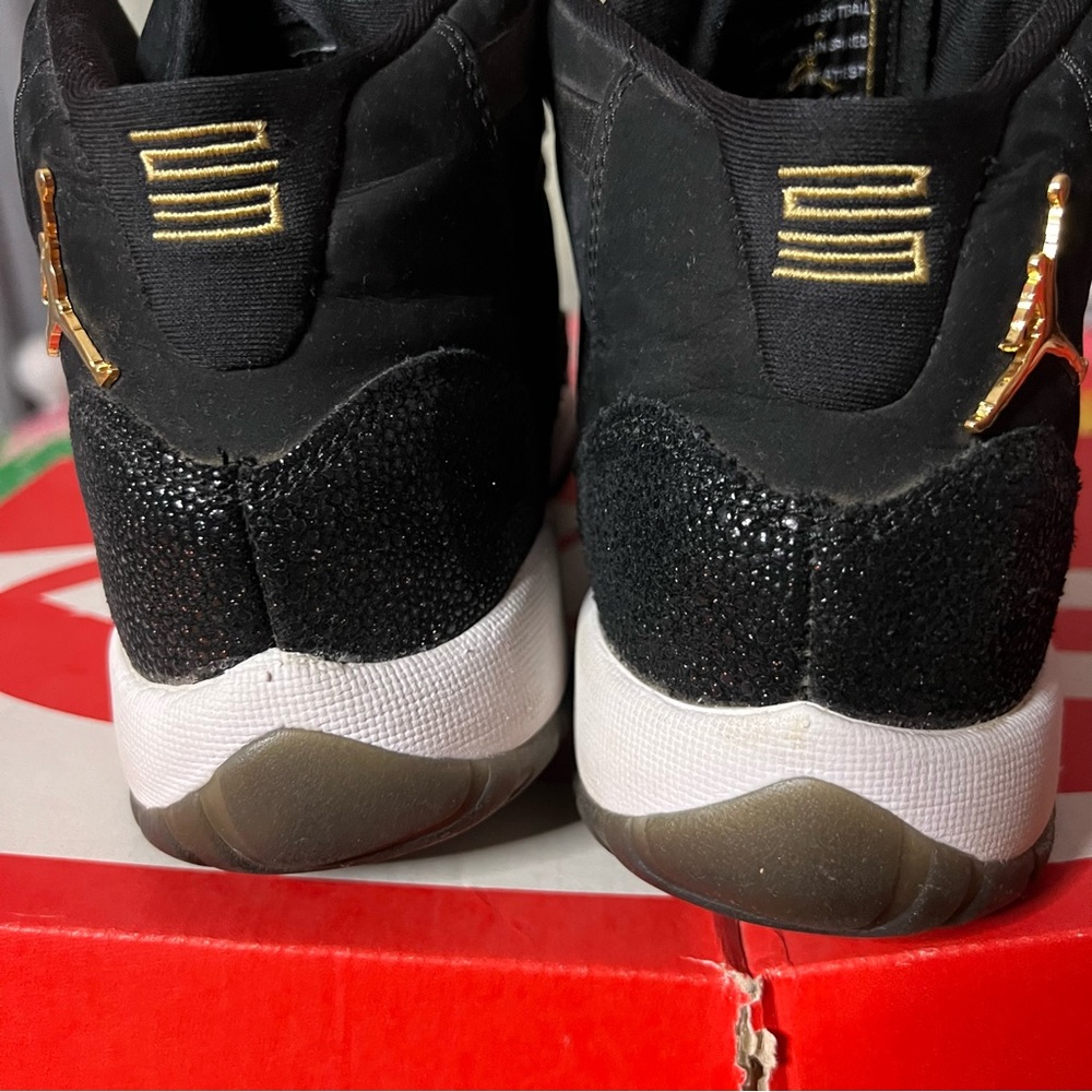Air Jordan 11 - Picture 7 of 9